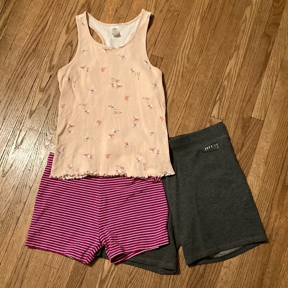 Size 14 lot. Two shorts and one tank. - Picture 1 of 7